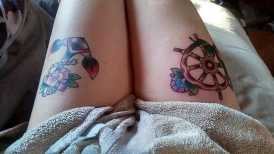 14-colored-anchor-and-wheel-on-thigh