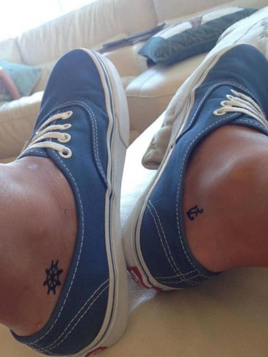 17-anchor-and-wheel-tattoo-on-feet