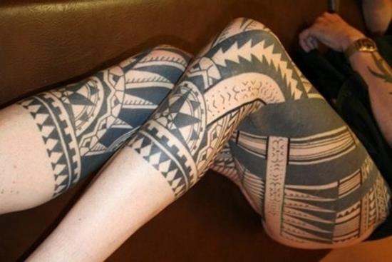 maori tribal tattoo on leg 26-maori-tattoo-on-leg