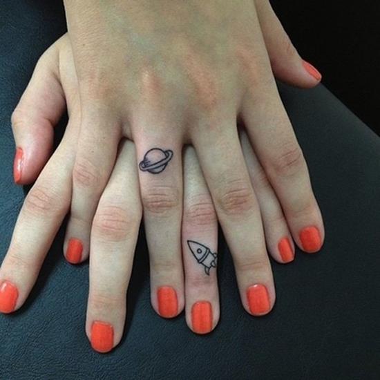 41-Finger-matching-tattoos