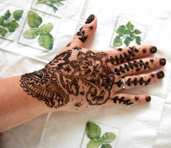 48-henna-tattoo-hand-design600_520