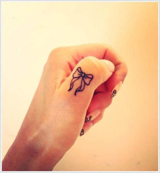 Bow-Finger-Tattoo