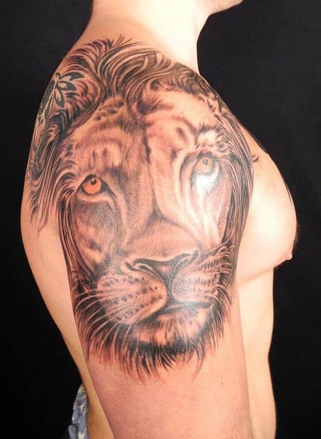 Lion-Head-Tattoo-Design-on-Shoulder