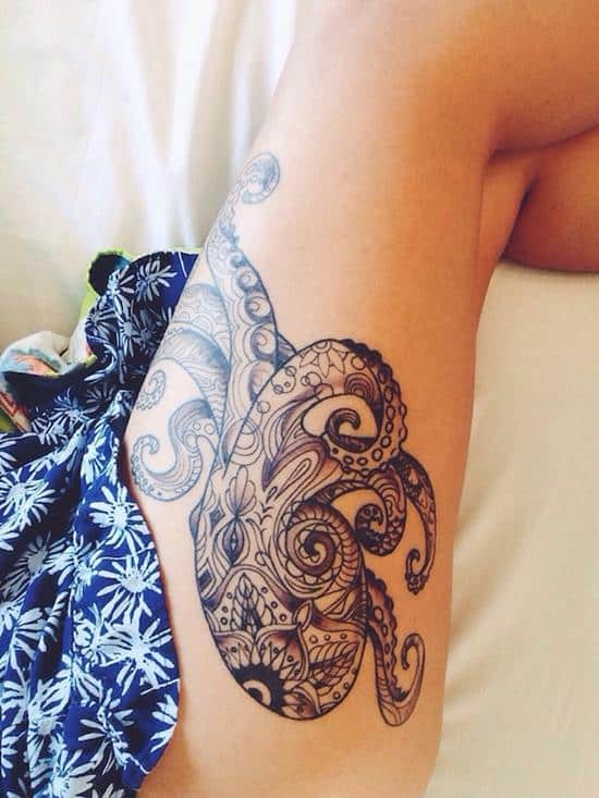 sexiest-thigh-tattoos-44