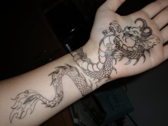 1-Dragon_Tattoo_by_Saera_Song