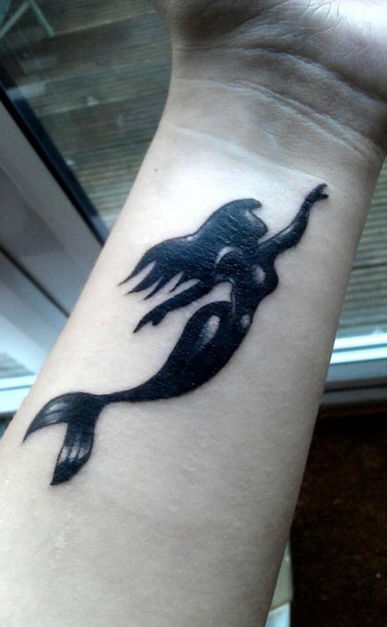 11-Mermaid-Tattoo-on-wrist