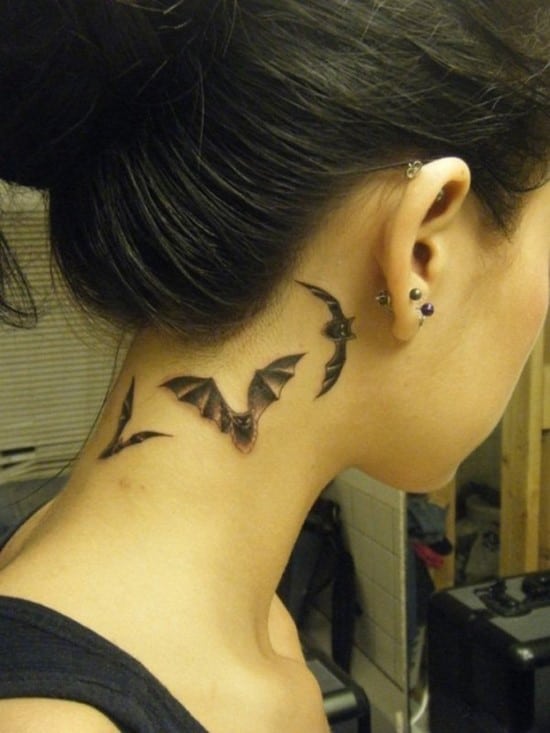 15-Cute-Bat-Tattoos-on-Neck