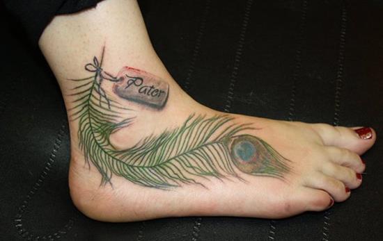 15-feather-tattoo-on-foot