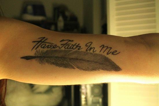 25-feather-tattoo-on-arm-600x399