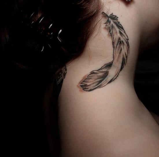 27-feather-tattoo-on-neck