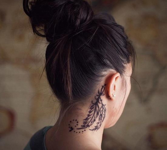 36-feather-tattoo-on-neck