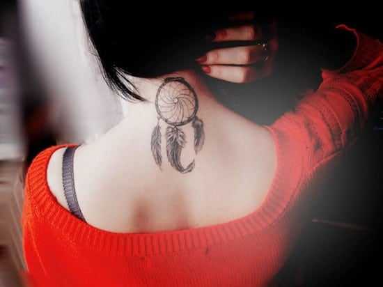 39-Dreamcatcher-Tattoo-on-neck