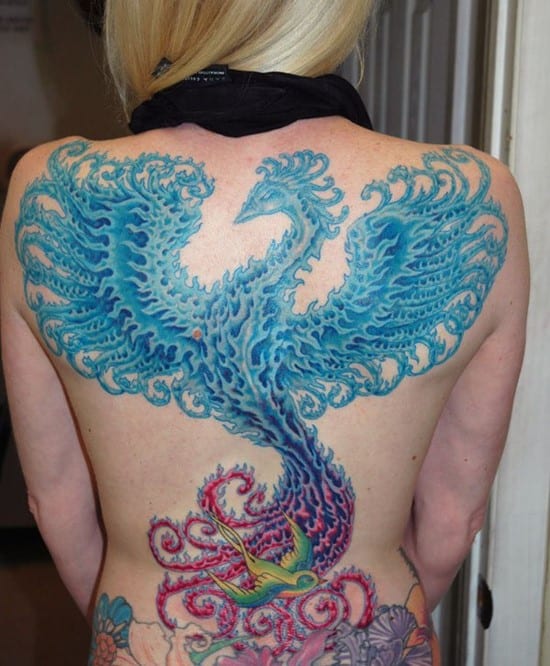 tatouage phénix bleu et feu