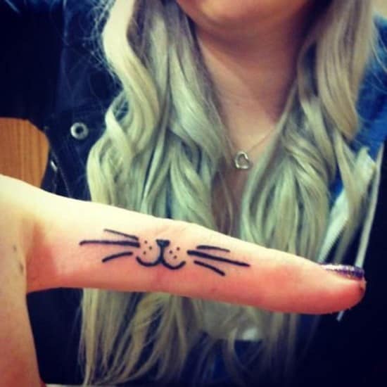 5-cat-finger-tattoo