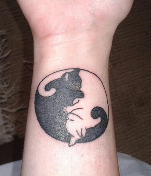 AD-Minimalistic-Cat-Tattoos-25