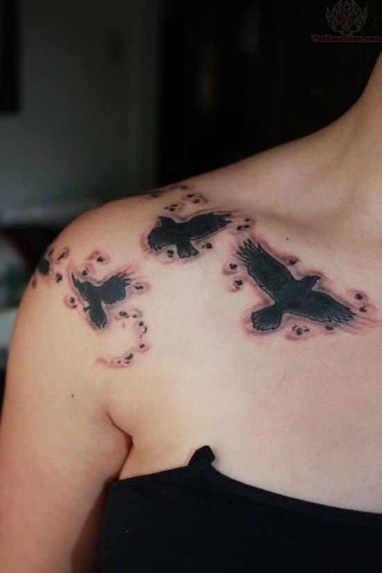 Amazing-collar-bone-bird-tattoo-designs