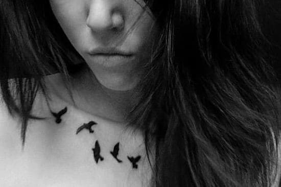 Black-doves-collar-bone-tattoo-idea