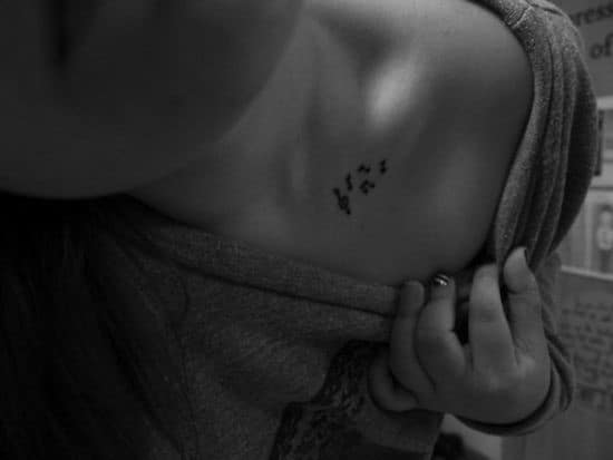 Collar-bone-musical-note-tattoos-for-women