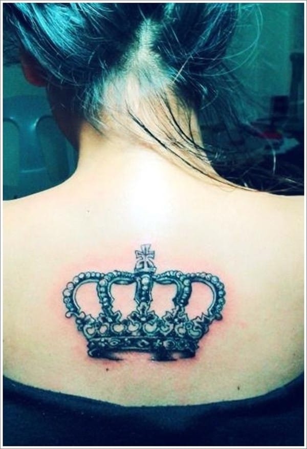 Cool-Crown-Tattoo-on-the-Back-for-Women