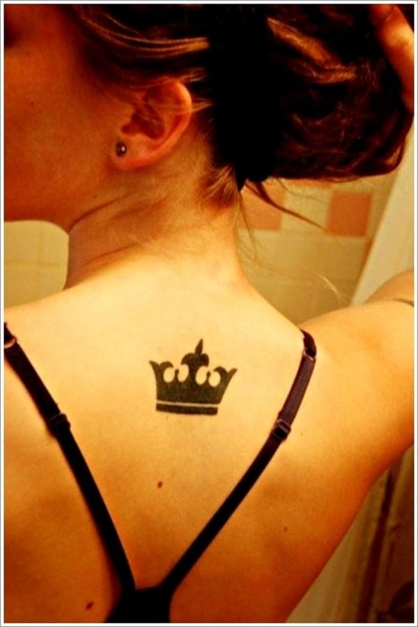Crown-Back-Tattoo-to-Women