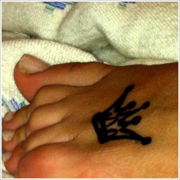 Crown-Foot-Tattoo-Designs