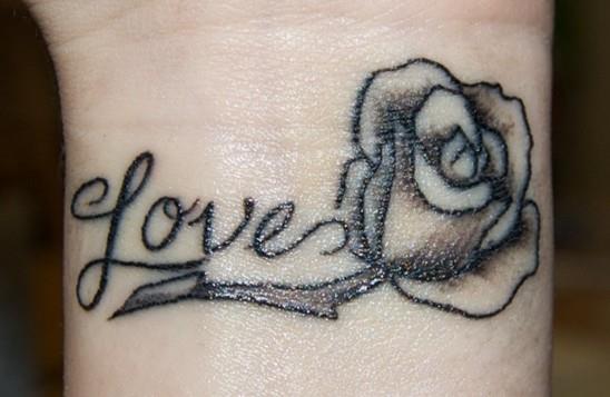 Rose-tattoos-on-wrist