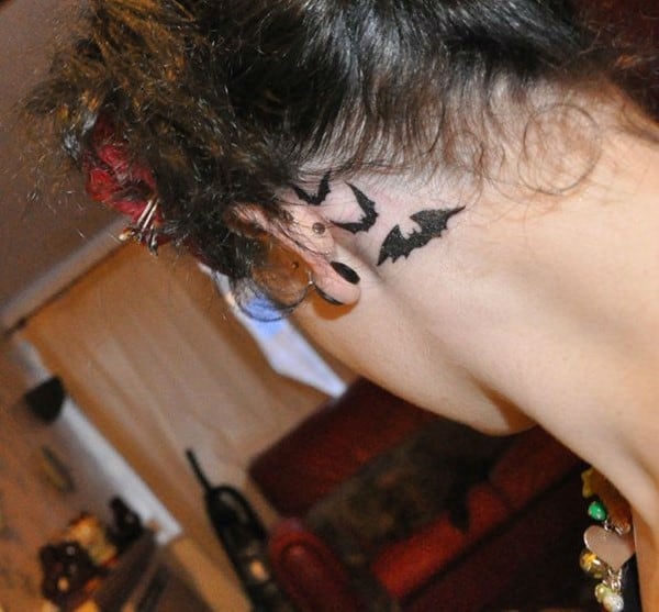 behind-the-ear-tattoos10