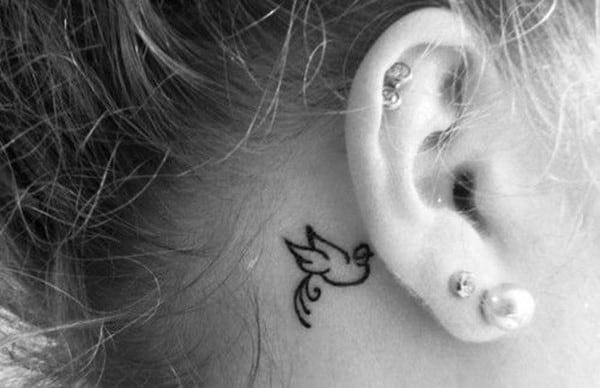 behind-the-ear-tattoos33