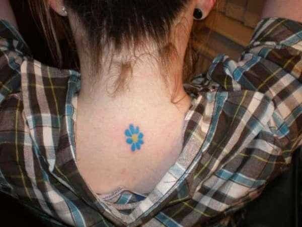 blue-daisy-on-back-neck