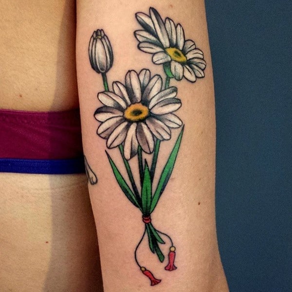 150 Amazing Daisy Tattoos & Meanings (Ultimate Guide, maart 2021) bend