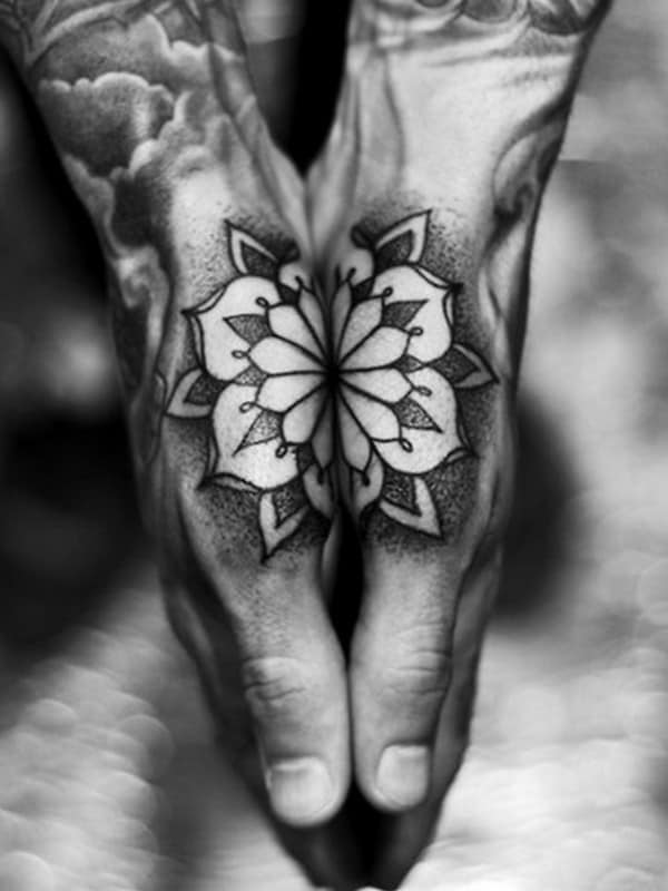 hand-Tattoo-19