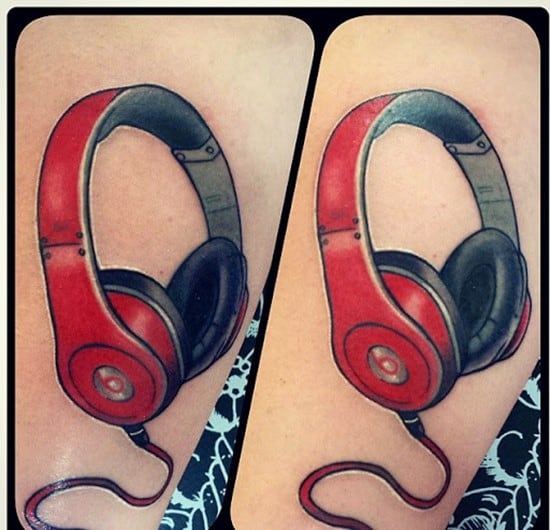 Résultat de recherche dimages pour headphone tattoo  Music tattoo  designs Dj tattoo Headphones tattoo