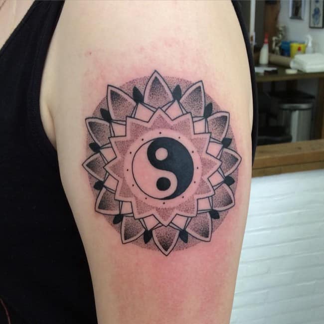 yin and yang symbol tattoo minimalist