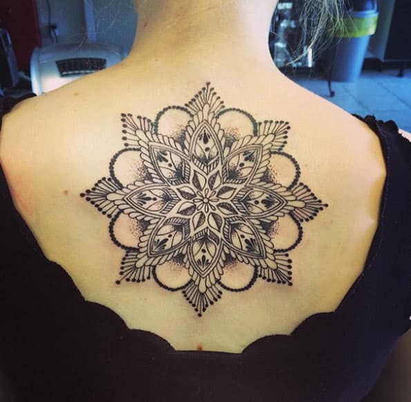 Mandala back piece projektu Caron-Marie