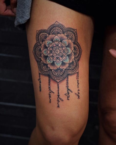 Mandala sur la cuisse par El Daniel Advarp