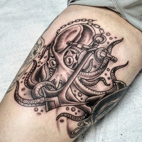 Oktopus mit Anker Tattoo