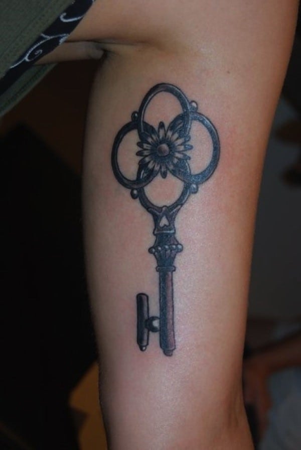 key-tattoo-leg