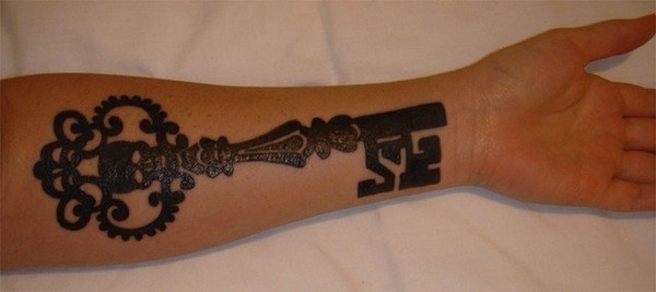 key-tattoo-skull