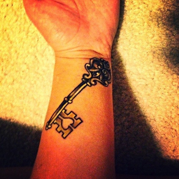 key-tattoo-wrist2