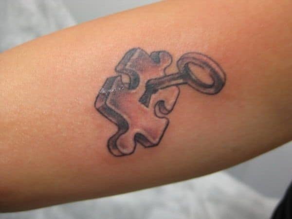 lock-key-tattoo-design-idea-ink296