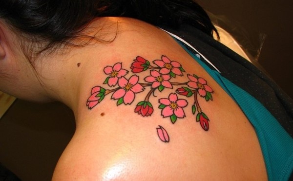 Small-Tattoos-For-Women-On-Back-825x510