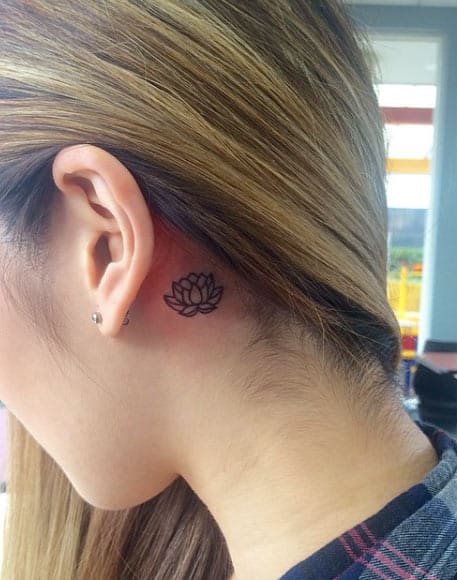 31 Tiny Ear Tattoo Ideas That Look Dainty  Cute  Allure