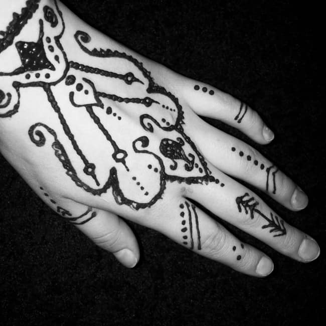 hand-tattoo (13)