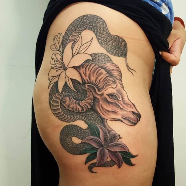 150 Seductive Small Hip Tattoos An Ultimate Guide May 2019