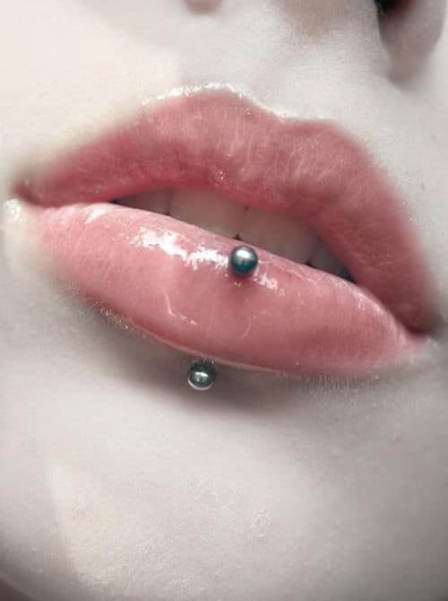 labret piercing 00015