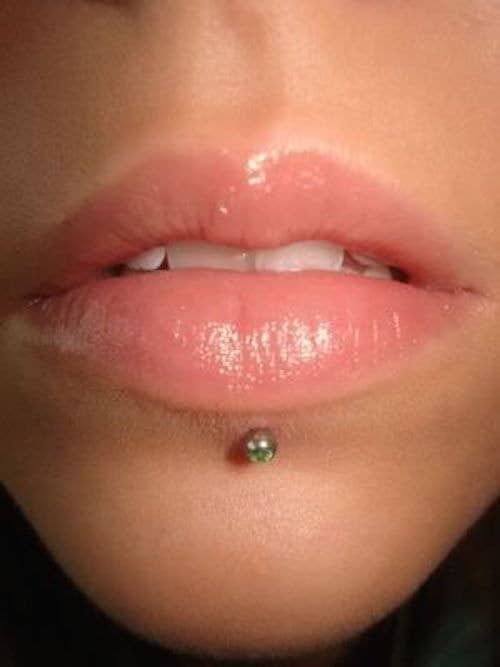 labret piercing 00019