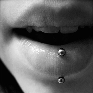 Vertical Labret Piercing Model