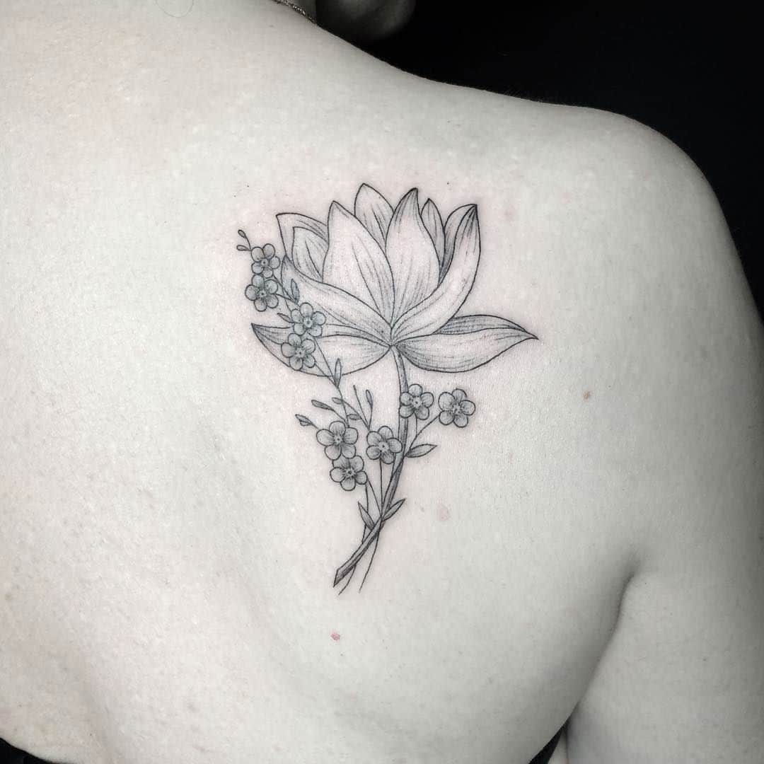 Gifted Ukrainian Artist Creates Stunning Floral Tattoos