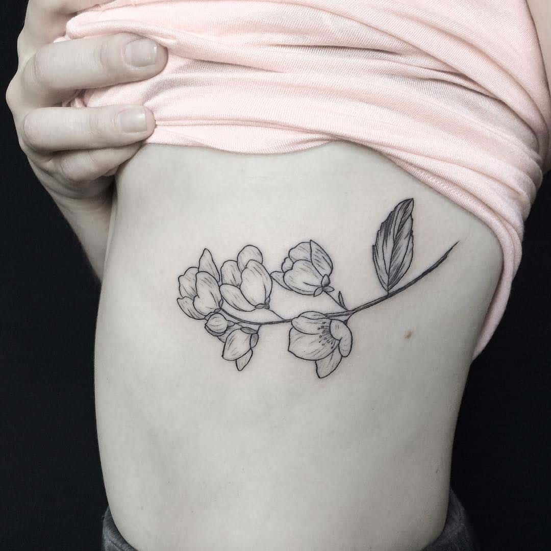 Gifted Ukrainian Artist Creates Stunning Floral Tattoos