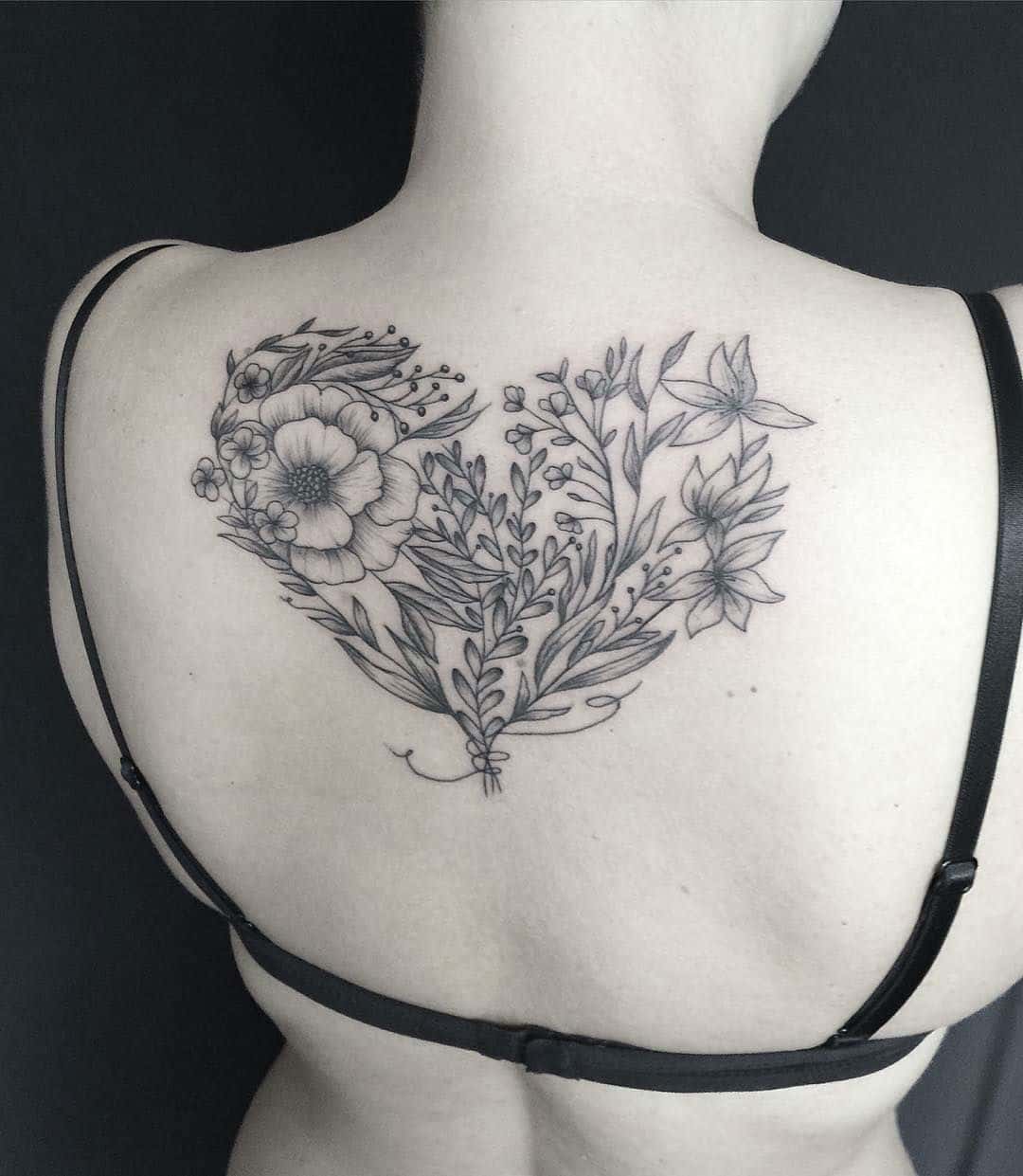 Gifted Ukrainian Artist Creates Stunning Floral Tattoos